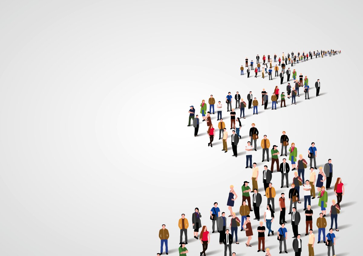 Kø med mange mennesker.png